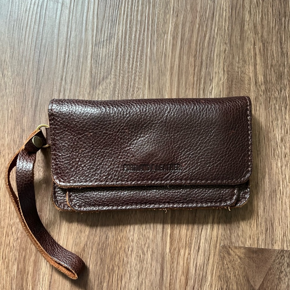 Portland Leather Wristlet in Cold Brew